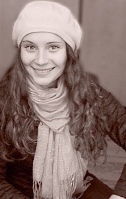 Elena Dragomir - 19 ani